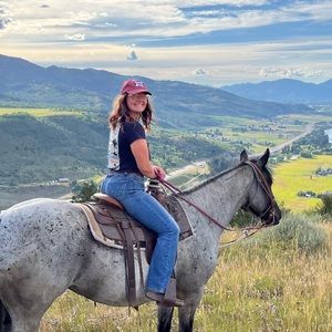 Meet your Posher, Carlee